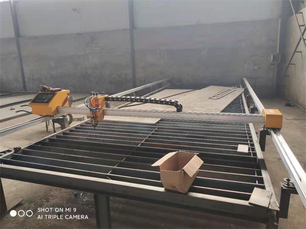 信爾小型數控等離子龍門切割機3